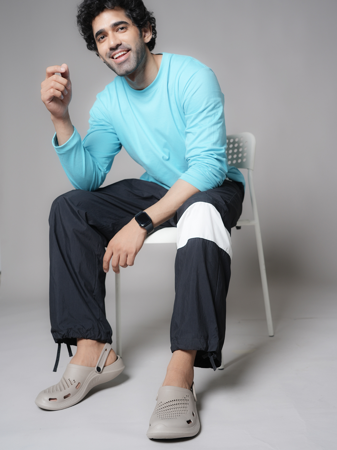 Men Grey Self Design Rubber Clogs